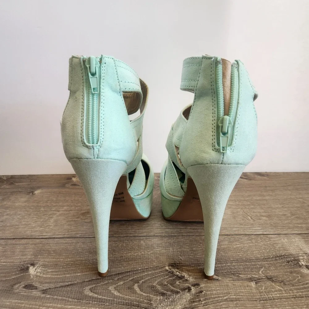 Qupid Strapped Faux Suede Women's Size 7.5 Seafoam Open Toe Stiletto Heel Shoes